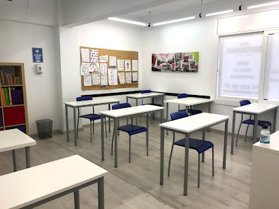 New Britannia School - Academia de Inglés